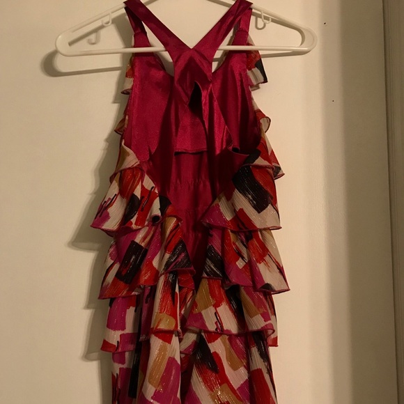 Beautiful XOXO ruffle blouse - Picture 2 of 2